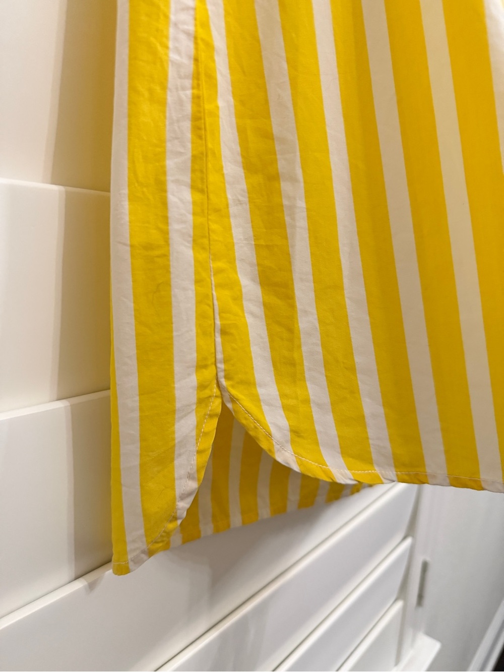 🍋 J. Crew Ruffle Neck Sleeveless Poplin Top Yellow and White Stripes - Picture 4 of 6